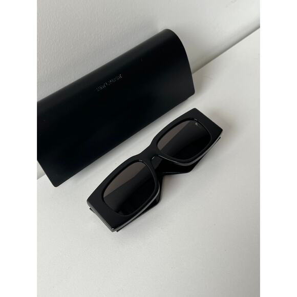 NEW Saint Laurent SL654 Sunglasses in Black $545 - Picture 3 of 9